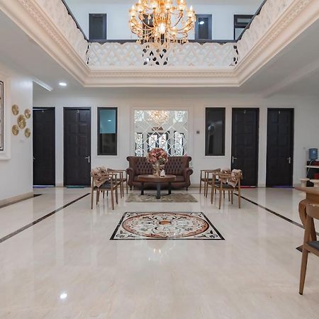 Family Homestay Syariah Cirebon Mitra Reddoorz ภายนอก รูปภาพ